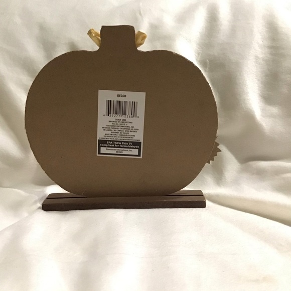 New Harvest Pumpkin Cozy Rustic “ Welcome Friends “ Signs / Stand - Picture 4 of 5